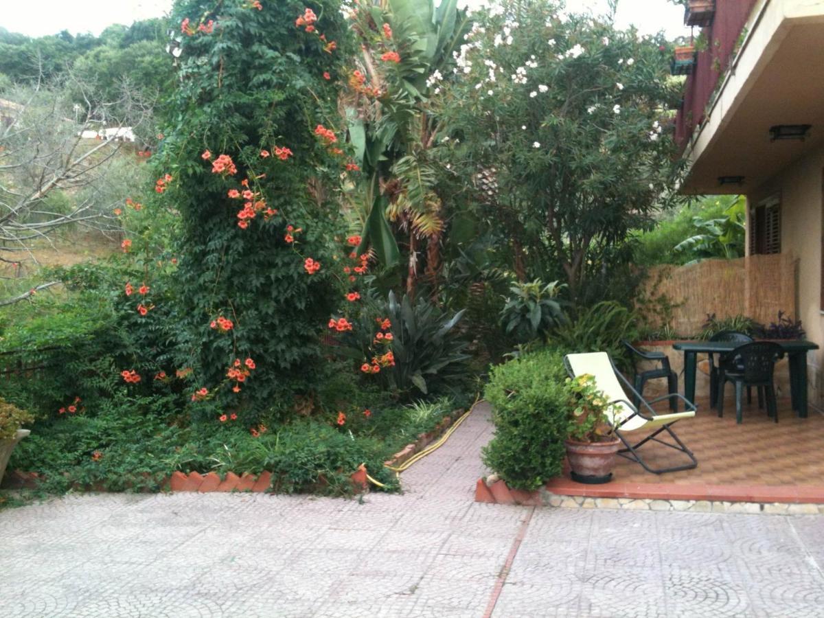 Stanza In Villa Con Giardino Vista Mare Cefalu Exterior photo